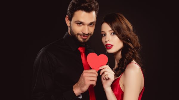 تبدأ العلاقات الرائعة بمحادثات جذابة