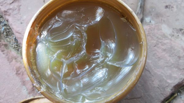 ملمس الفازلين يعطي انطباع بأنه مفيد كمرطب ومزلق عند الجماع