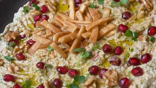 متبل الكوسا المشوية بالشطة والجوز