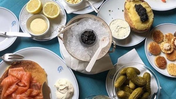 مطعم كافيار كاسبيا أشهر وأفخم مطاعم المأكولات البحرية في دبي