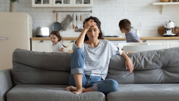 احرصي على إعطاء الأطفال ألعاب ذهنية تتناسب مع عمرهم