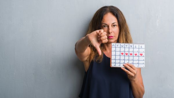 يمكن أن يكون التأخر في موعد الدورة ناتج عن أسباب عدة ومن بينها المعاناة من الضغط اليومي