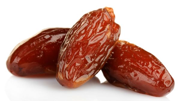 ينصح خبراء الصحة بتناول التمر يومياً بشكل ضروري لاتباع نظام غذائي متوازن وصحي