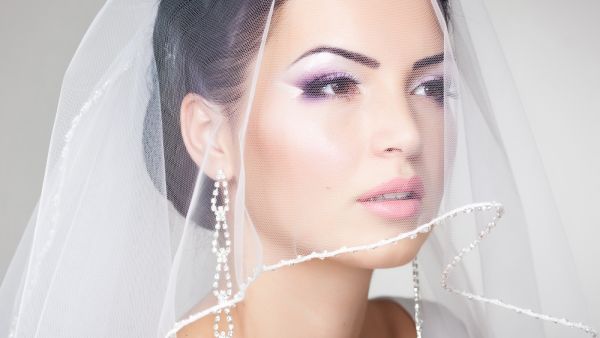 ترطيب البشرة وتعتبر من أهم الخطوات التي يجب مراعاتها