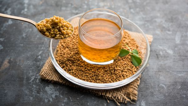 بفضل تناول الحلبه قبل موعد نزول الدوره الشهرية بعدة أيام