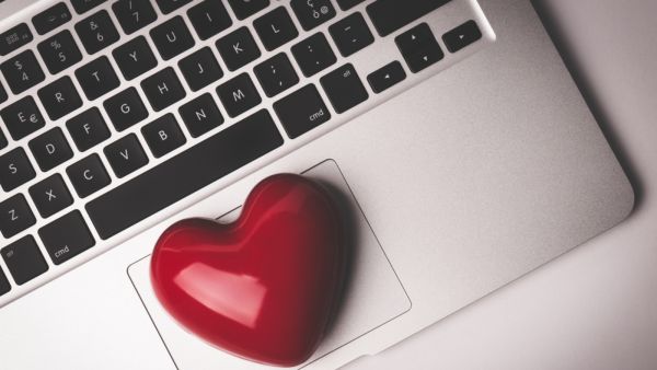 يختار صاحب برج الحمل العمل ويفضله على العاطفة