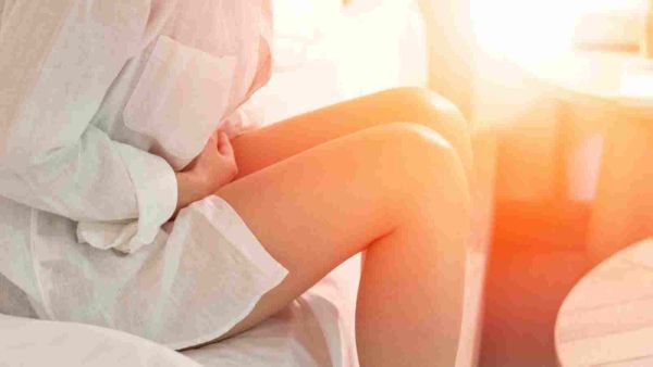 كثير من النساء يعانينَ من عدم انتظام الدورة الشهرية ومشاكلها على الصحة