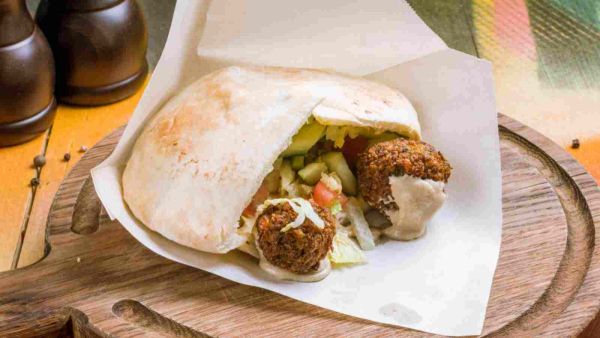 ساندويش الفلافل ساندويش الفلافل