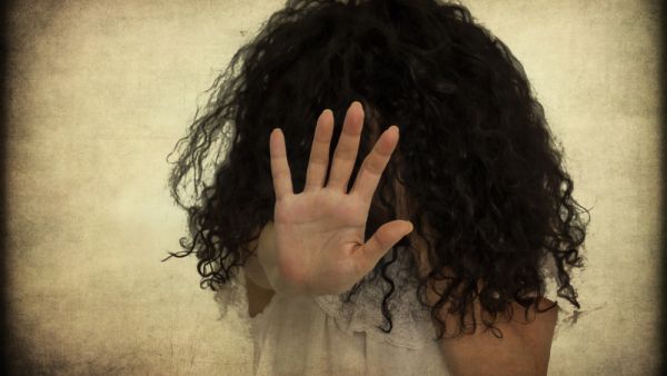 العنف ضد المرأة يعتبر من الظواهر الاجتماعية السلبية