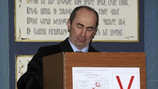 رئيس الجمهورية الأرمنية السابقة، روبرت كوتشاريان