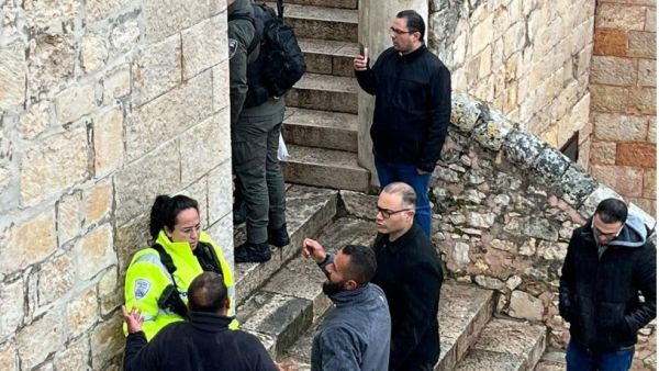 مستوطنين يحاولان الإعتداء على كنيسة الجثمانية في القدس المحتلة