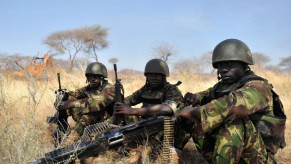 مقتل 10 ضباط كينيين خلال ملاحقتهم متطرفين خطفوا جنودا للاحتياط