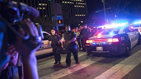  المهاجم أضرم النار في سيارة وحاول إشعال النار بأسطوانة كبيرة لغاز البروبان 