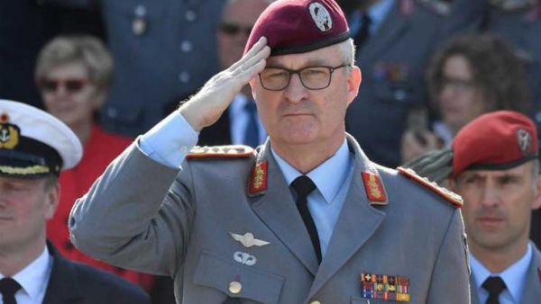 رئيس أركان الجيش الألماني الجنرال إيبرهارد زورن