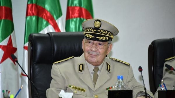 رئيس أركان الجيش الجزائري الفريق أحمد قايد صالح