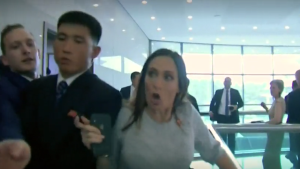 المتحدثة الجديدة باسم البيت الأبيض، ستيفاني غريشام، تصاب بكدمات عنيفة