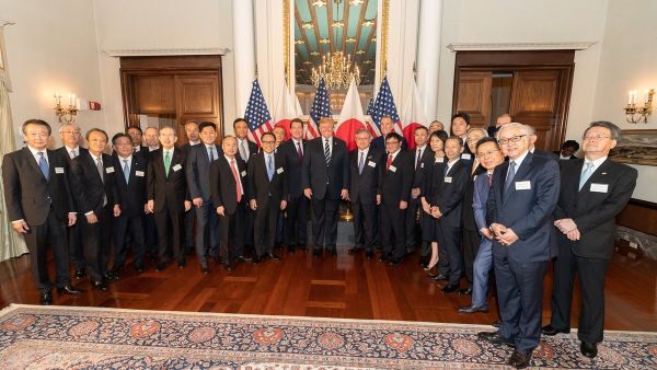  ترامب أول رئيس دولة أجنبية يلتقي امبراطور اليابان الجديد ناروهيتو