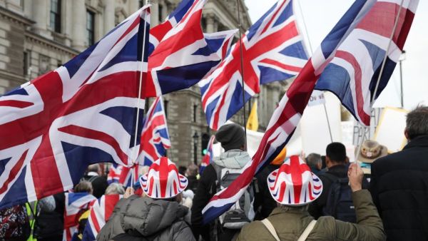 الانتخابات ستمهد الطريق إما لخروج بريطانيا من الاتحاد الأوروبي أو بقائها فيه