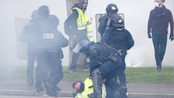  أحصت الداخلية الفرنسية أقل من 19 ألف متظاهر في مسيرات السبت الماضي