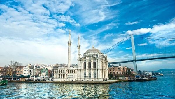جامع اورتاكوي في اسطنبول