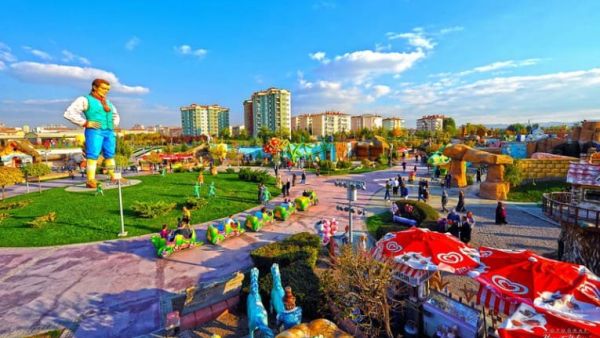 حديقة ارض العجائب في أنقرة