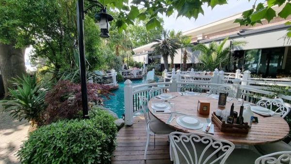 مطاعم في فلوريا باسطنبول
