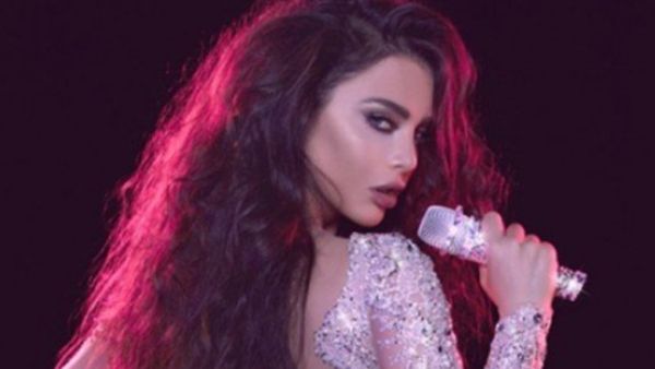 الفنانة اللبنانية قمر