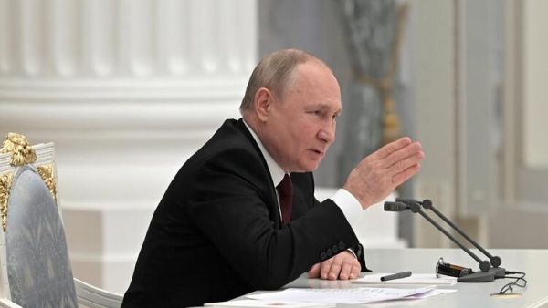 Putin Sends Troops to Eastern Ukraine After Recognizing Separatist Regions