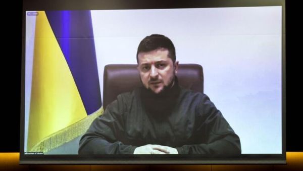 Zelensky Says Russia Using Phosphorus Bombs in Ukraine (AFP)