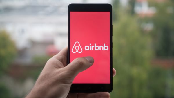 Airbnb Quits China Business Over Zero-COVID Policy