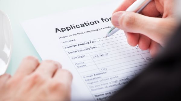 The applicant should be at least a bachelor's degree holder or its equivalent; have at least five years of work experience, have a valid employment contract and a monthly salary of not less than Dh30,000. 