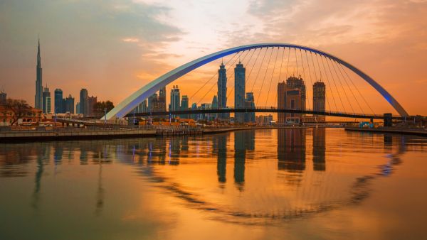 UAE: Dubai's Golden Card to Boost Economy by 1 Percent