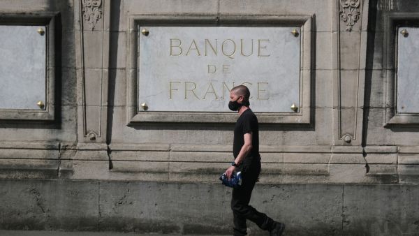 France: Students Line Up for Food Aid as Economy Deteriorates