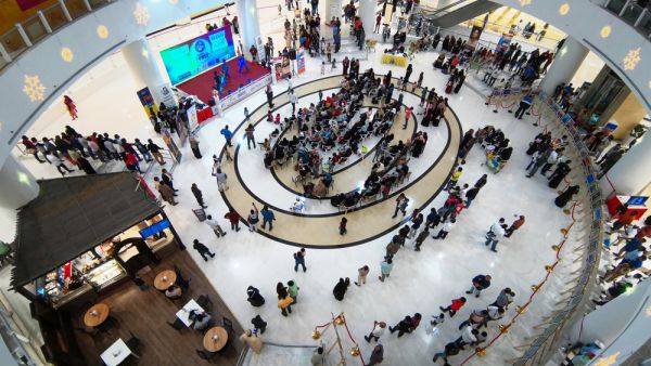 100% Saudization of Closed Commercial Complexes Comes Into Effect