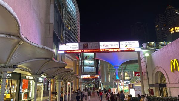 Mumbai Bets on Night Shoppers to Boost India’s Economy