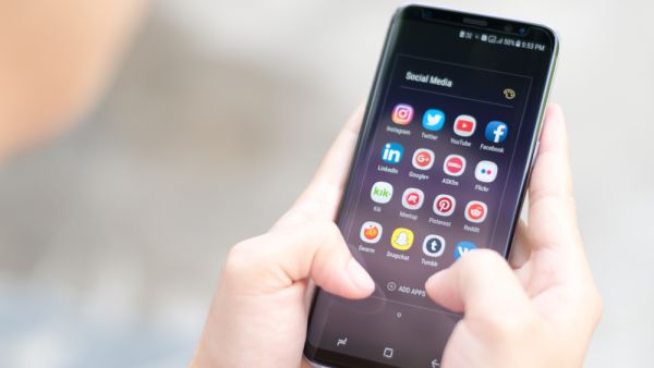 CSIS's report points out that the counterfeit application even offers bogus SIM unlocking for $19.99.
