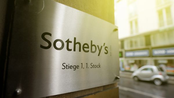 The transaction would result in Sotheby’s returning to private ownership after 31 years as a public company traded on the New York Stock Exchange.