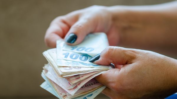 Turkish Lira Plunges to New Record Low
