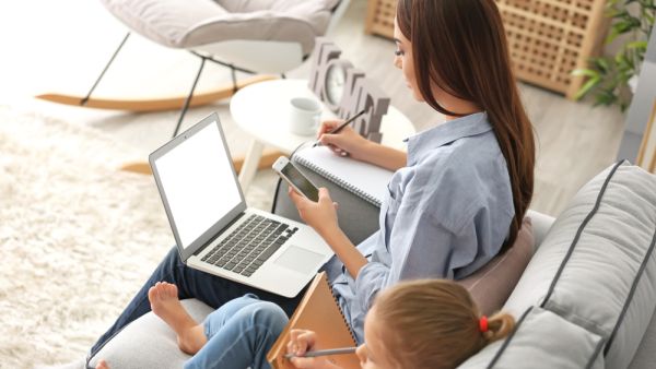 UAE: These Are the Working Mothers who Can Work from Home As School Reopens