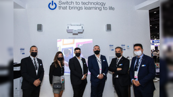 فريق إبسون في معرض جيتكس. إبسون تستعرض مجموعتها الواسعة من الحلول الذكية والمستدامة خلال فعاليات "أسبوع جيتكس للتقنية 2021"