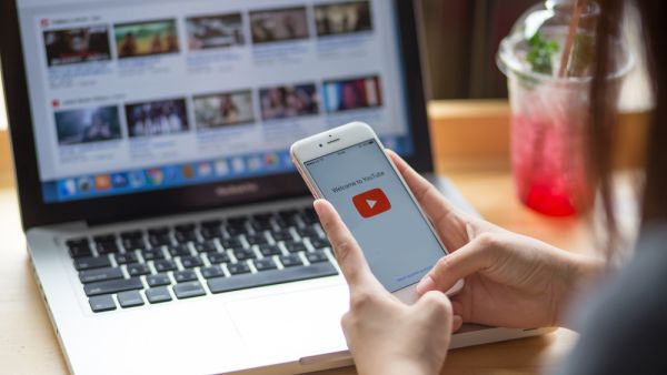 يوتيوب يخطط لتبني ال NFTs