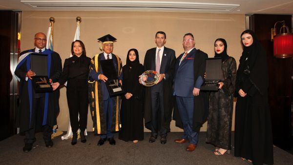 خلال الحدث