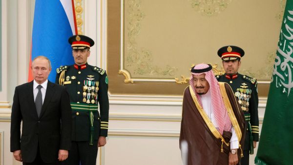 Putin arrives in Saudi Arabia