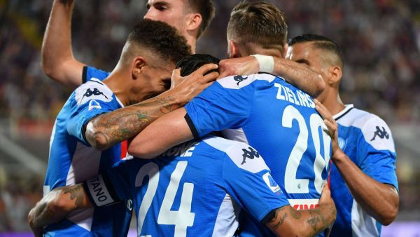 نابولي يحقق فوزاً صعباً على فيورنتينا