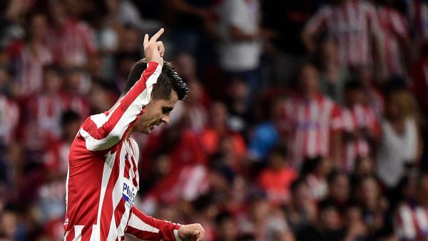 موراتا يحتفل بهدفه