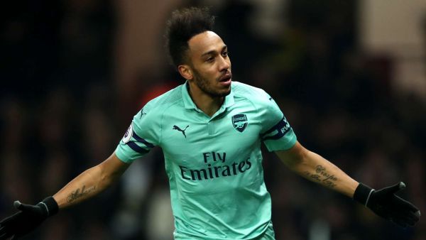 أوباميانغ يحتفل بهدفه