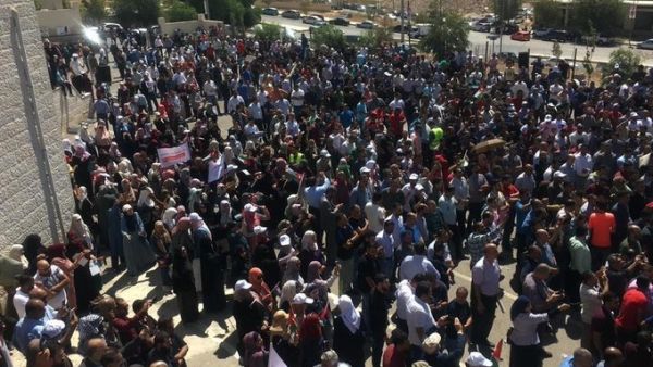 Administrative Court's ruling has ordered an "immediate" suspension to teachers' nationwide strike. (Twitter)