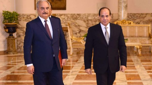 Egyptian president Abdel Fattah al-Sisi (R) meeting Libyan strongman Khalifa Haftar (L) at the Ittihadia presidential Palace in the capital Cairo, April 14, 2019. (AFP)