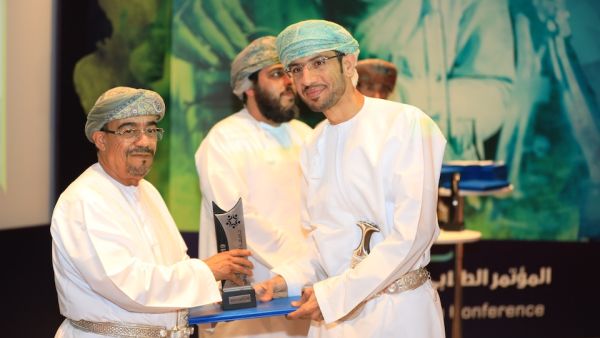 Khamis AlShuaibi, Acting General Manager Shared Services at Students Research Conference Khamis AlShuaibi, Acting General Manager Shared Services at Students Research Conference