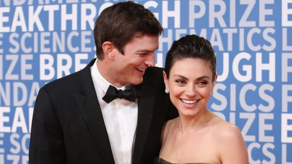 آشتون كوتشر ووميلا كونيس